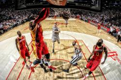 JackeyLove重返赛场，持续失利首场状态出色，利物浦观众沸腾！上演精彩一战